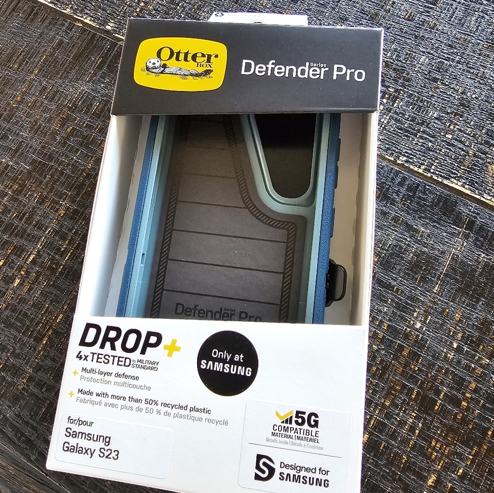 **BRAND NEW**- Samsung S23 Otterbox